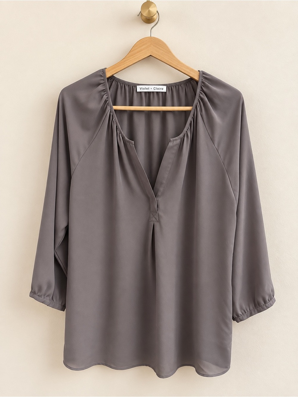 Violet + Claire Women’s XL Taupe Gray 3/4 Sleeve V-Neck Blouse